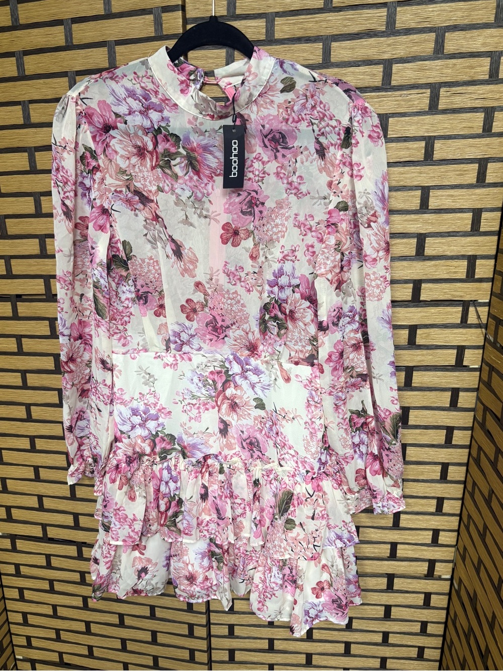 Boohoo white and pink floral dress size 8